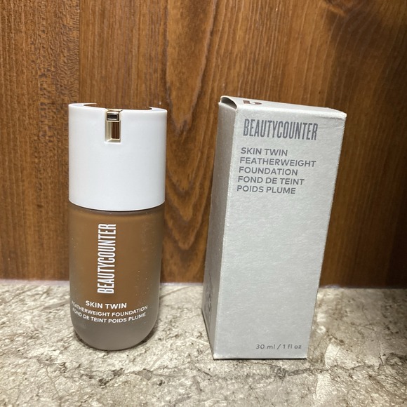 beautycounter Other - BeautyCounter Skin Twin Featherweight Foundation‎ 1 Fl Oz Deep 620 new in box